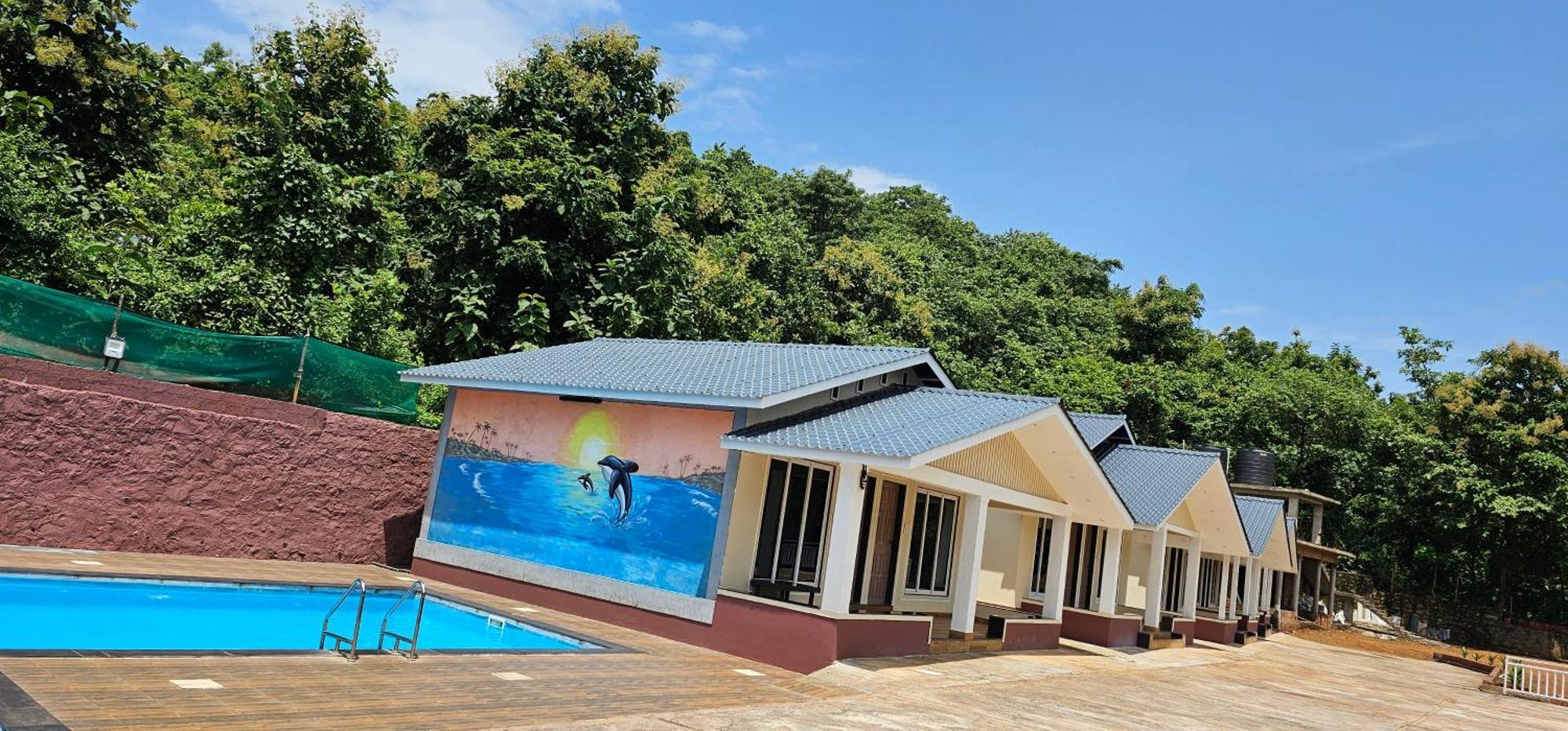 Nisarg Resort Guhāgar Exterior foto